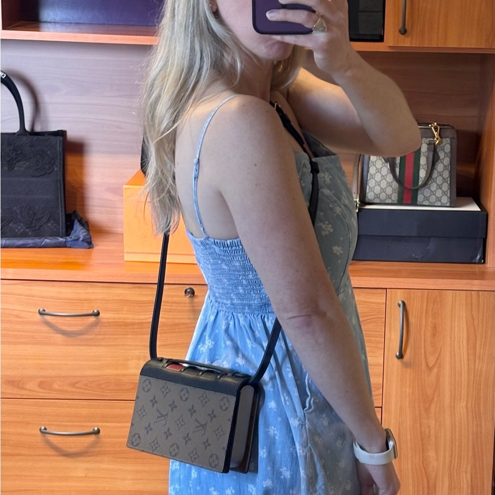 Louis Vuitton Reverse Book Woc Sold - Picture 2 of 16